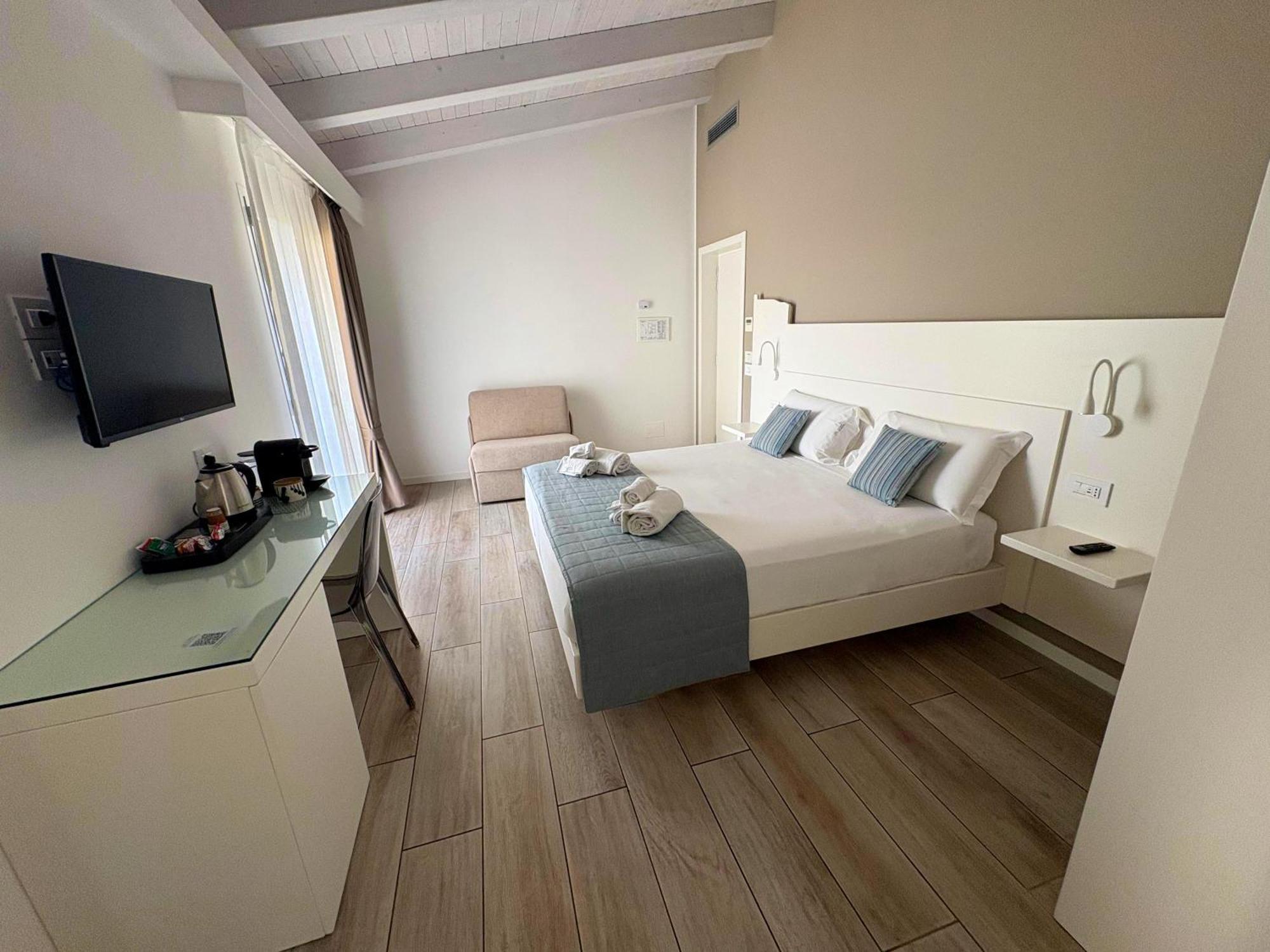 La Torre Del Mulino Hotel โตรเปอา ภายนอก รูปภาพ